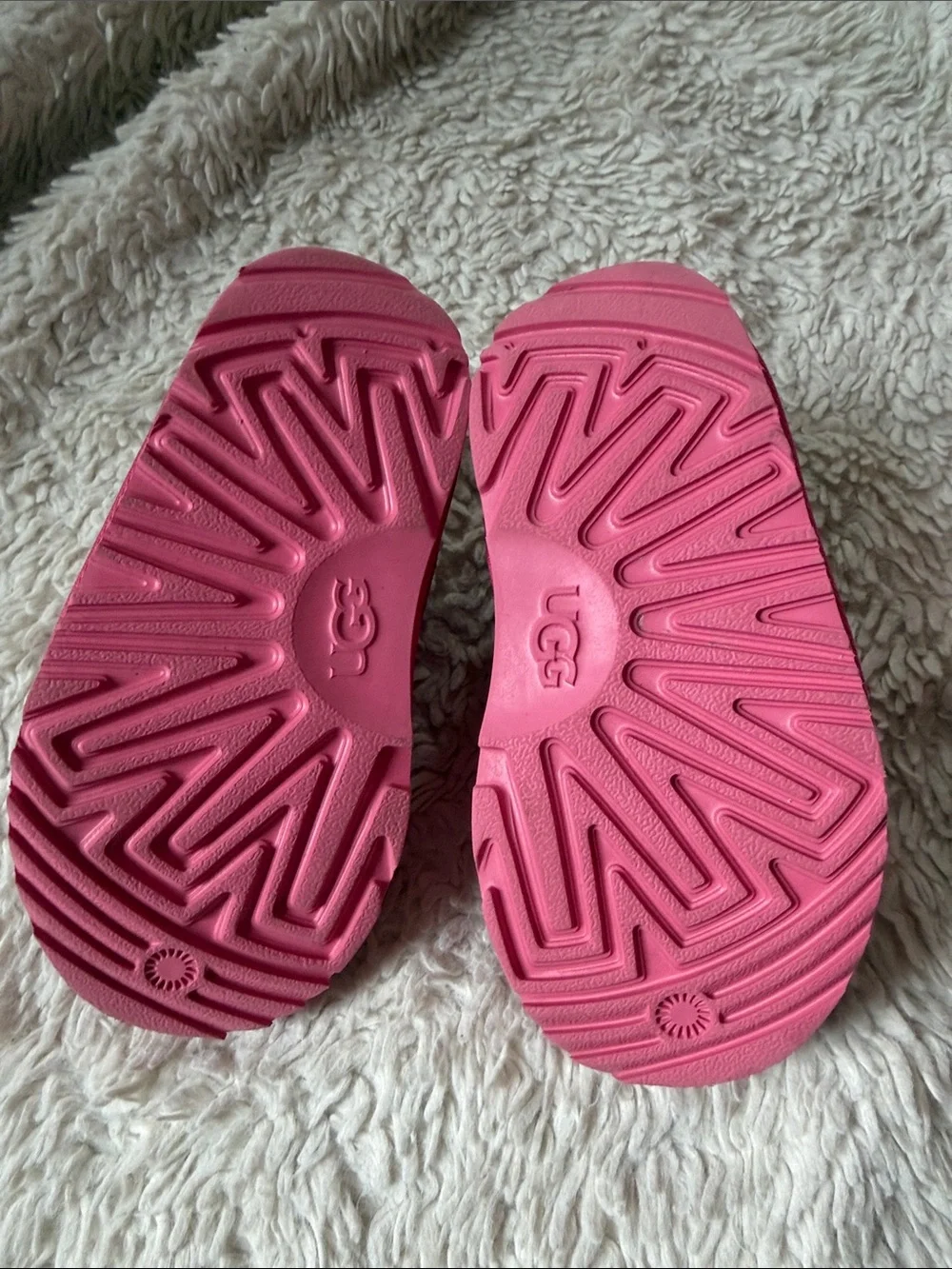 UGG Hot Pink Suede Slip-On Slippersfor kid with Whipstitch Detail size 9 US